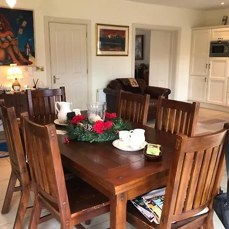 Lough View House בית נופש *